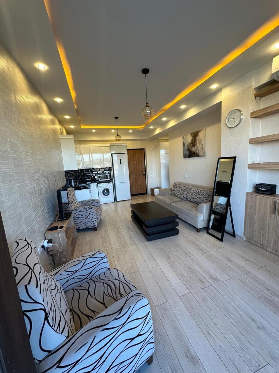 Apartment In The Center Тбилиси Экстерьер фото